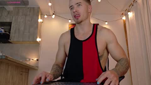 Ryan Blue ig ryannblue online show from November 30, 11:56 pm