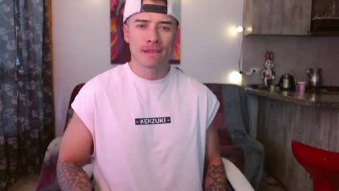 Snapshot of ryann_blue_ chatting on February 3, 9:18 pm Ryan Blue ig ryannblue online show from February 3, 9:18 pm