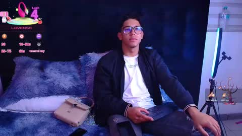 RyanPricee online show from December 16, 1:24 am