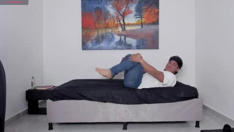 ryanwhite3 online show from April 25, 1:19 am
