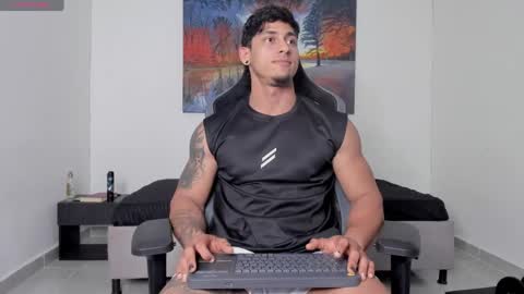 ryanwhite3 online show from April 29, 10:47 pm