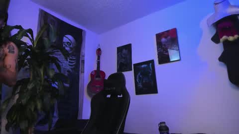 leopmonk help me reach 100 thumbs up online show from November 4, 2:40 pm