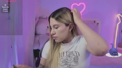 saaya_tay online show from April 28, 3:33 am