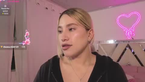 saaya_tay online show from June 15, 3:31 am