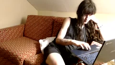 sabinewinters online show from July 1, 10:57 am
