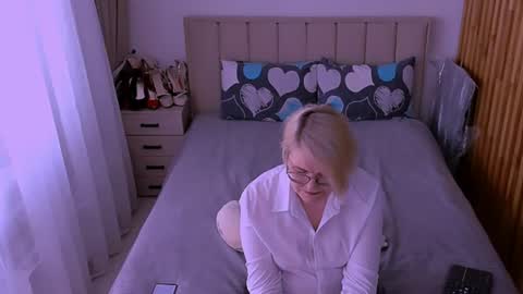 Sabrina MacMarren online show from June 20, 3:07 pm