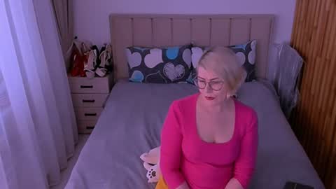 Sabrina MacMarren online show from June 16, 5:39 pm