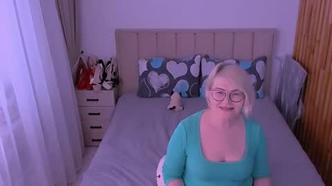Sabrina MacMarren online show from June 13, 2:49 pm