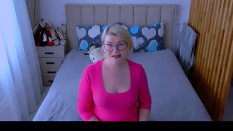 Sabrina MacMarren online show from June 25, 9:36 am