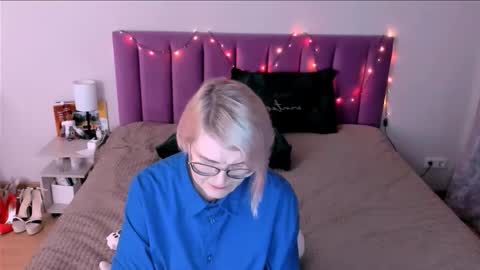 Sabrina MacMarren online show from December 14, 8:04 pm