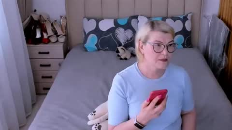 Sabrina MacMarren online show from June 26, 2:55 pm