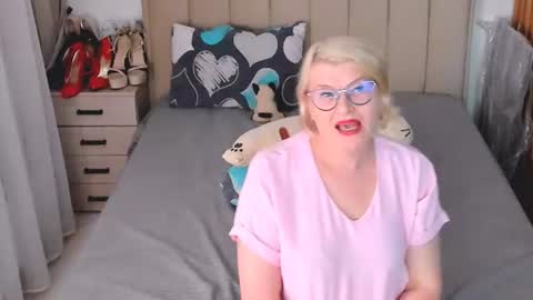 Sabrina MacMarren online show from July 28, 7:39 pm