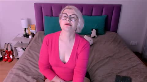 Sabrina MacMarren online show from October 26, 5:12 pm