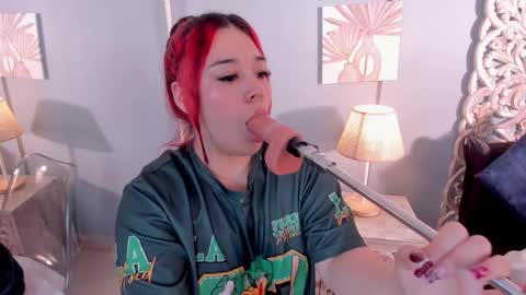 sabrinna  online show from May 23, 9:22 pm