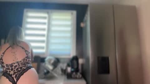 sacha__xx online show from April 27, 12:14 pm
