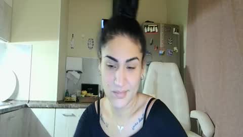 Queen online show from November 24, 3:00 pm