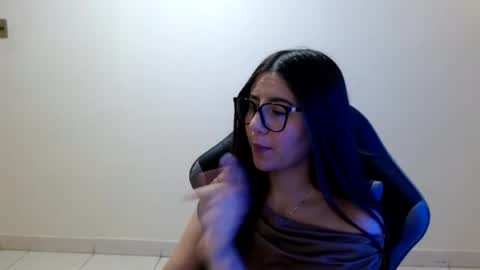 Sahaliefox  online show from July 14, 1:38 pm