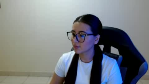 Sahaliefox  online show from June 30, 9:13 pm