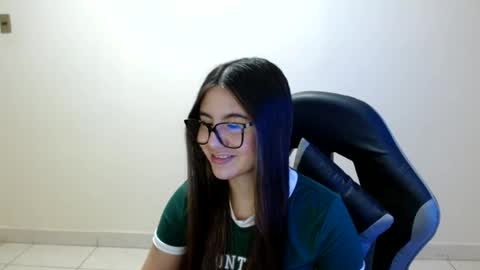 Sahaliefox  online show from June 26, 9:42 pm