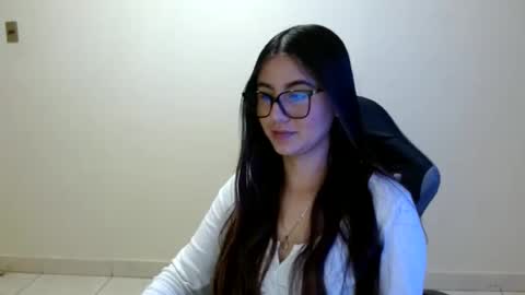 Sahaliefox  online show from June 24, 12:17 am