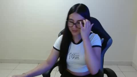 Sahaliefox  online show from March 9, 9:08 pm