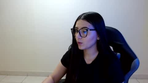 Sahaliefox  online show from July 31, 10:22 pm