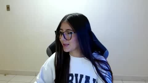 Sahaliefox  online show from June 29, 9:03 pm