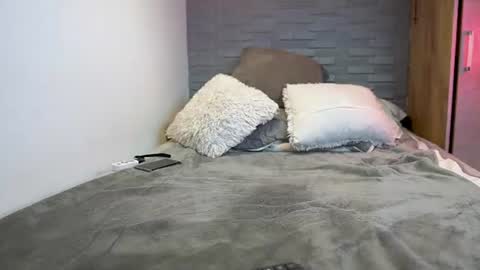 saimon  online show from July 27, 5:43 pm