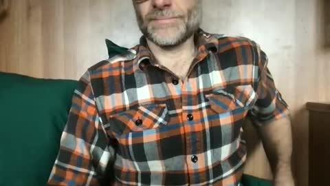saint009 online show from May 18, 9:37 am