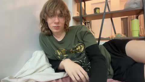 saintfawn online show from April 17, 3:14 pm