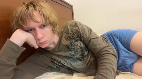 saintfawn online show from July 3, 6:23 pm