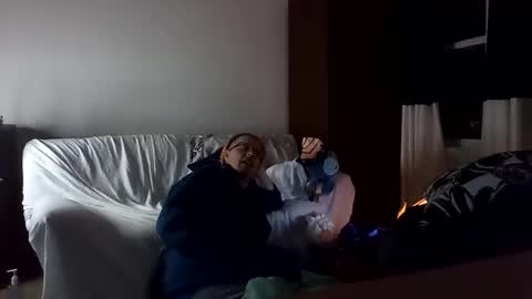 salis1981 online show from February 2, 4:15 am