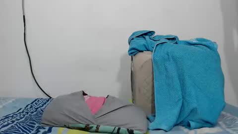 sallomeh_ online show from March 9, 7:51 pm