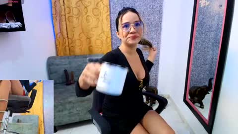 sally_ricci online show from May 1, 4:12 pm