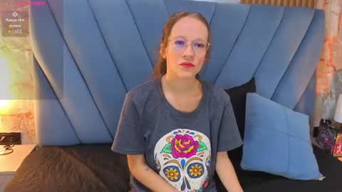 salome_cruxx online show from June 23, 12:01 pm