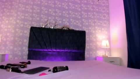 salome_simonz online show from April 29, 8:02 pm