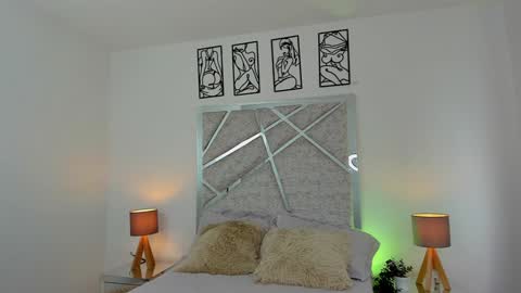 salomedyla online show from December 31, 6:46 pm