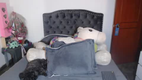 yenny online show from July 8, 4:16 am