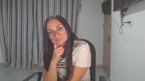 Snapshot of salomesaints chatting on October 9, 2:39 am salome online show from October 9, 2:39 am