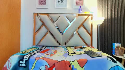 salomewilson online show from February 28, 8:46 pm