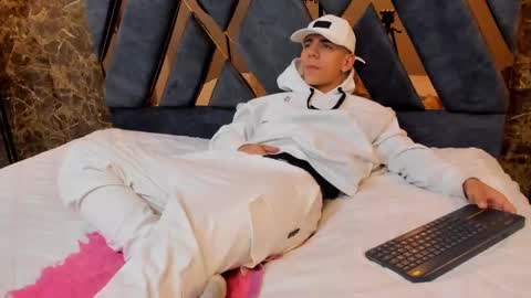 SALVATORE online show from February 27, 11:50 am