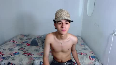 sam__cute online show from April 22, 9:27 am
