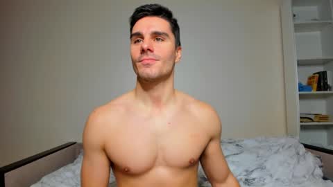 Snapshot of sam_huston18 chatting on January 16, 5:00 am BACK IN 2 WEEKS online show from January 16, 5:00 am