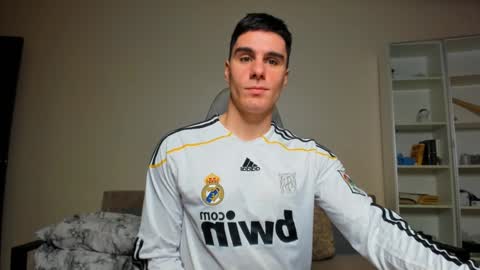 Snapshot of sam_huston18 chatting on January 29, 9:07 pm BACK IN 2 WEEKS online show from January 29, 9:07 pm