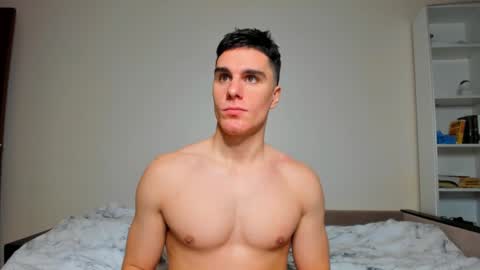 Snapshot of sam_huston18 chatting on January 24, 8:43 pm BACK IN 2 WEEKS online show from January 24, 8:43 pm