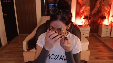 SAM MANSON online show from April 23, 12:29 pm