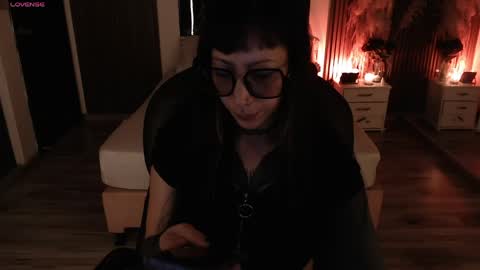 SAM MANSON online show from April 22, 12:23 pm