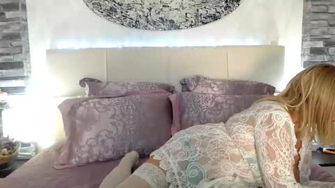 Samanta blondy online show from December 5, 6:12 am