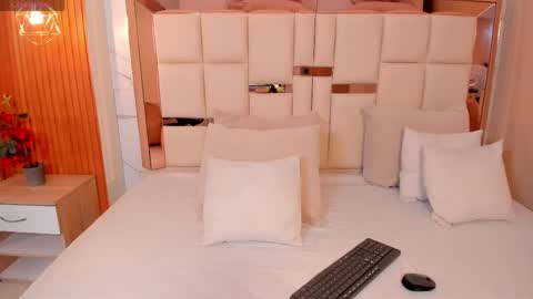 samantha   online show from April 22, 4:41 am