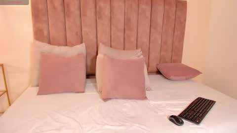 samantha   online show from June 11, 3:54 pm